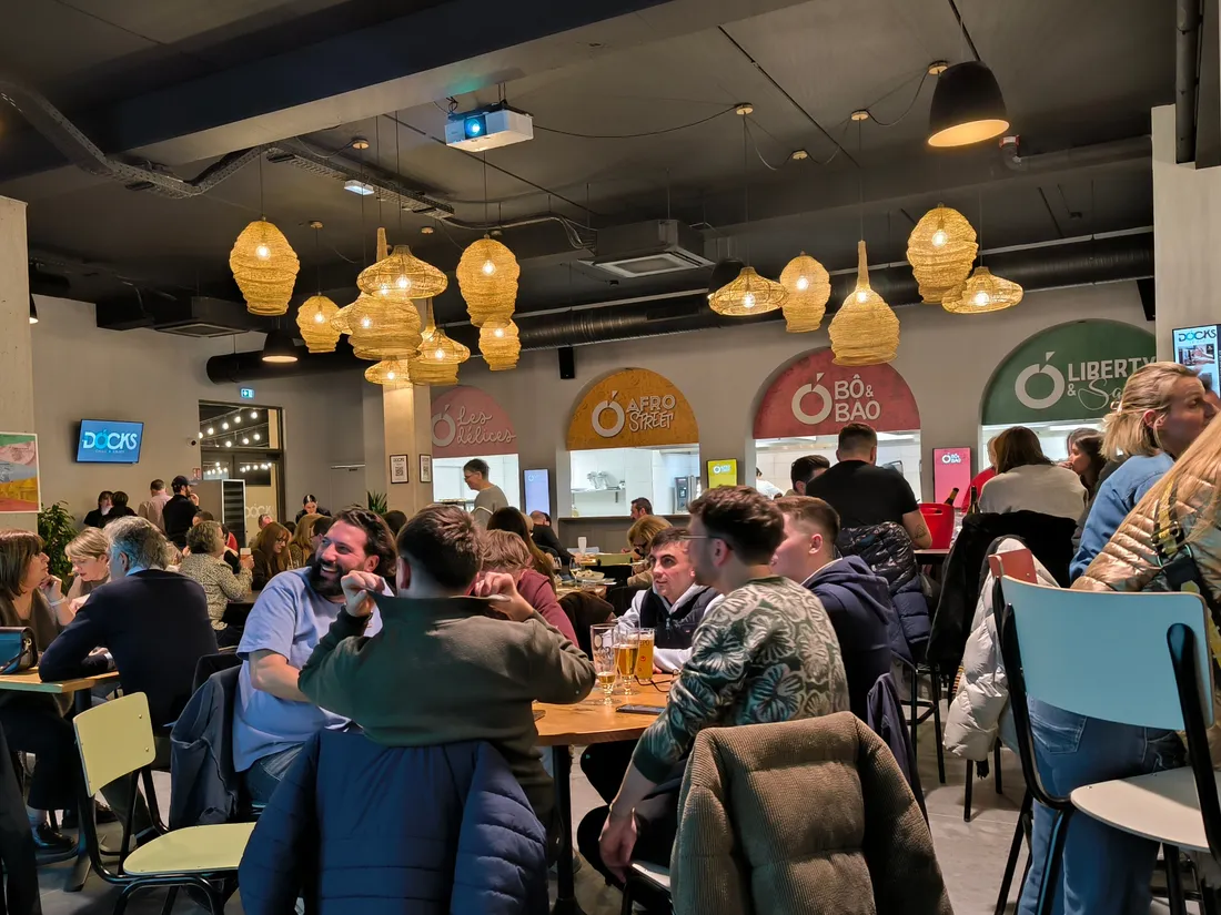 Au cœur du food court des Docks à Roanne