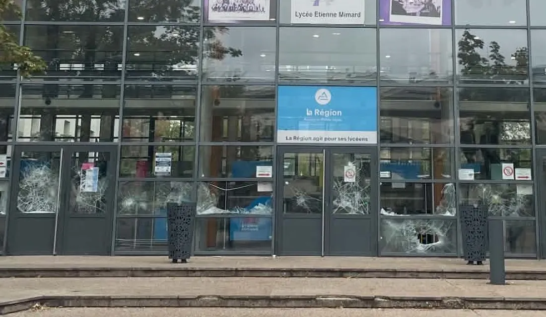 Les dégradations de ce matin au lycée Etienne Mimard.
