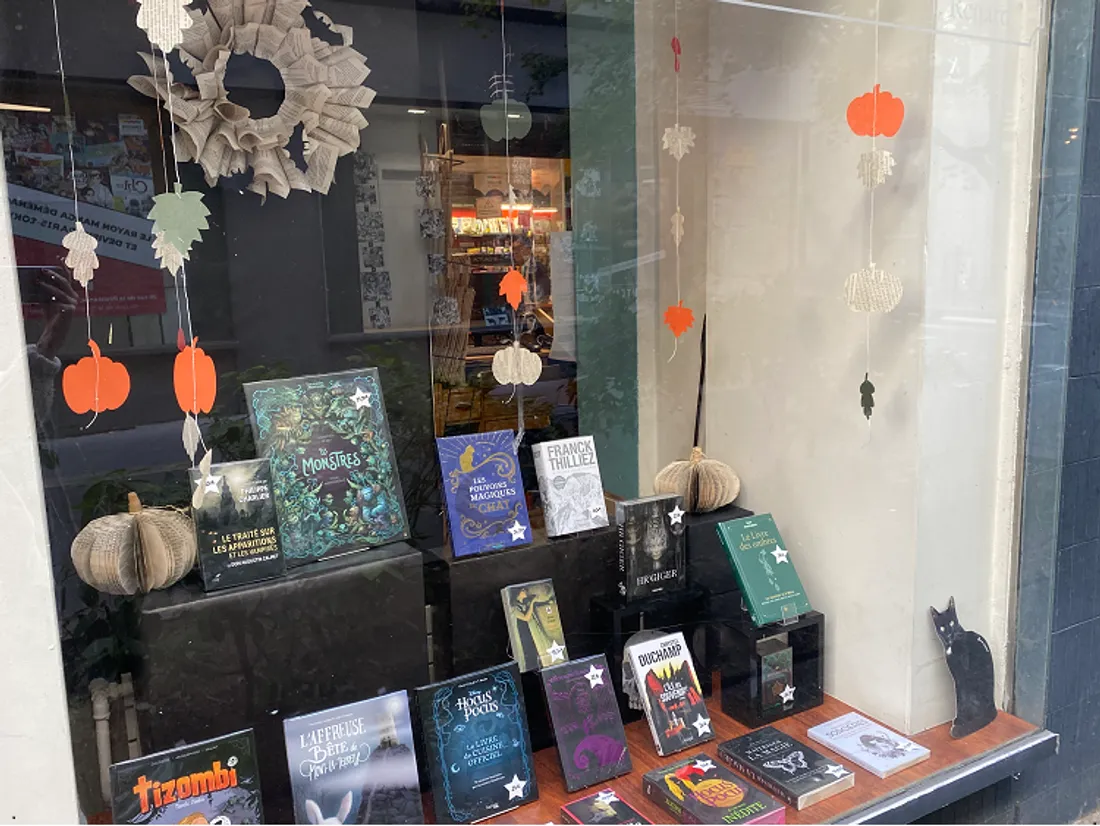 Devanture librarire Paris Halloween 