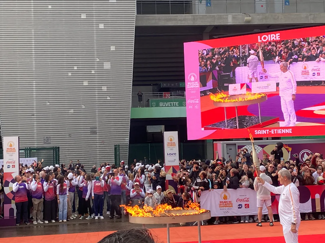 Flamme olympique Jean Michel Larqué 