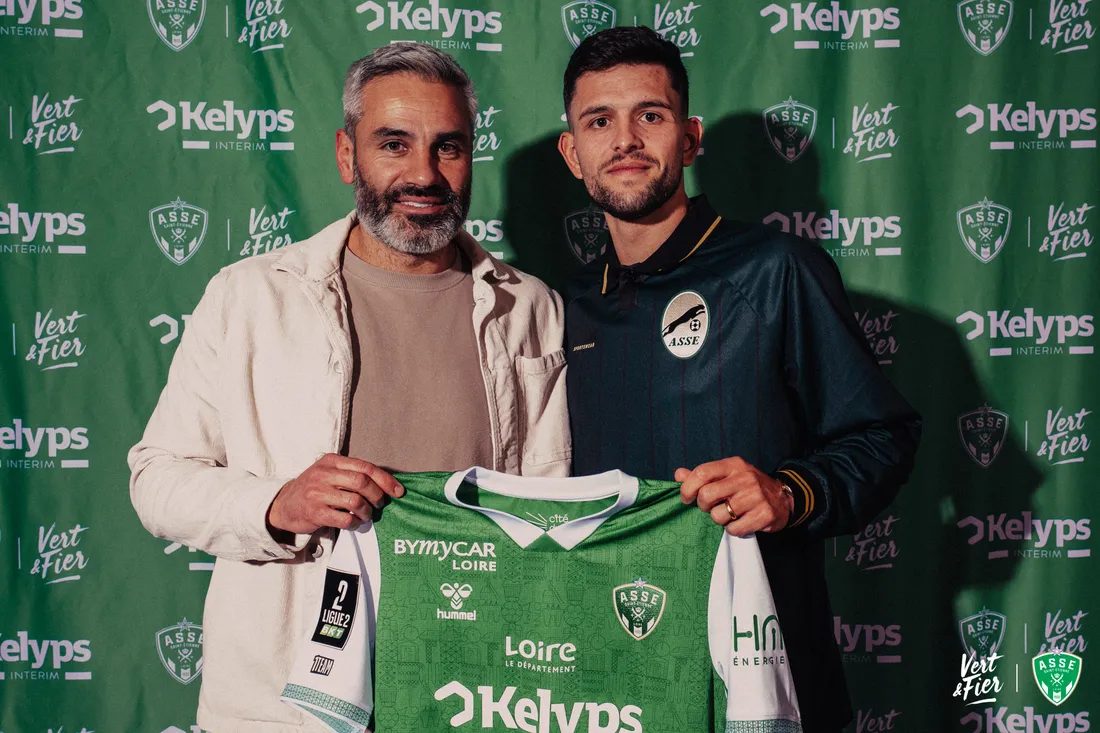 Julien Le Cardinal à coté de Loïc Perrin. 