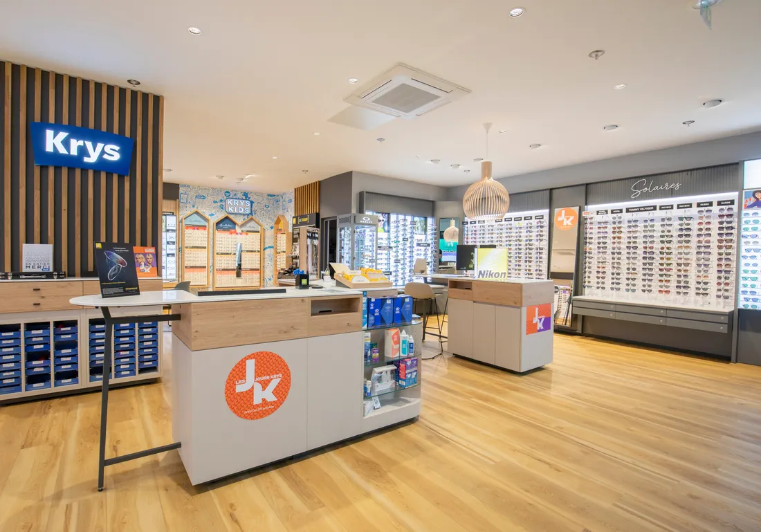 Dans le magasin Krys à Carrefour Mably