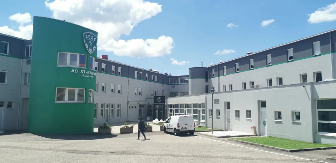 Le centre sportif Robert Herbin ouvre ses portes tout le mois de juin. 