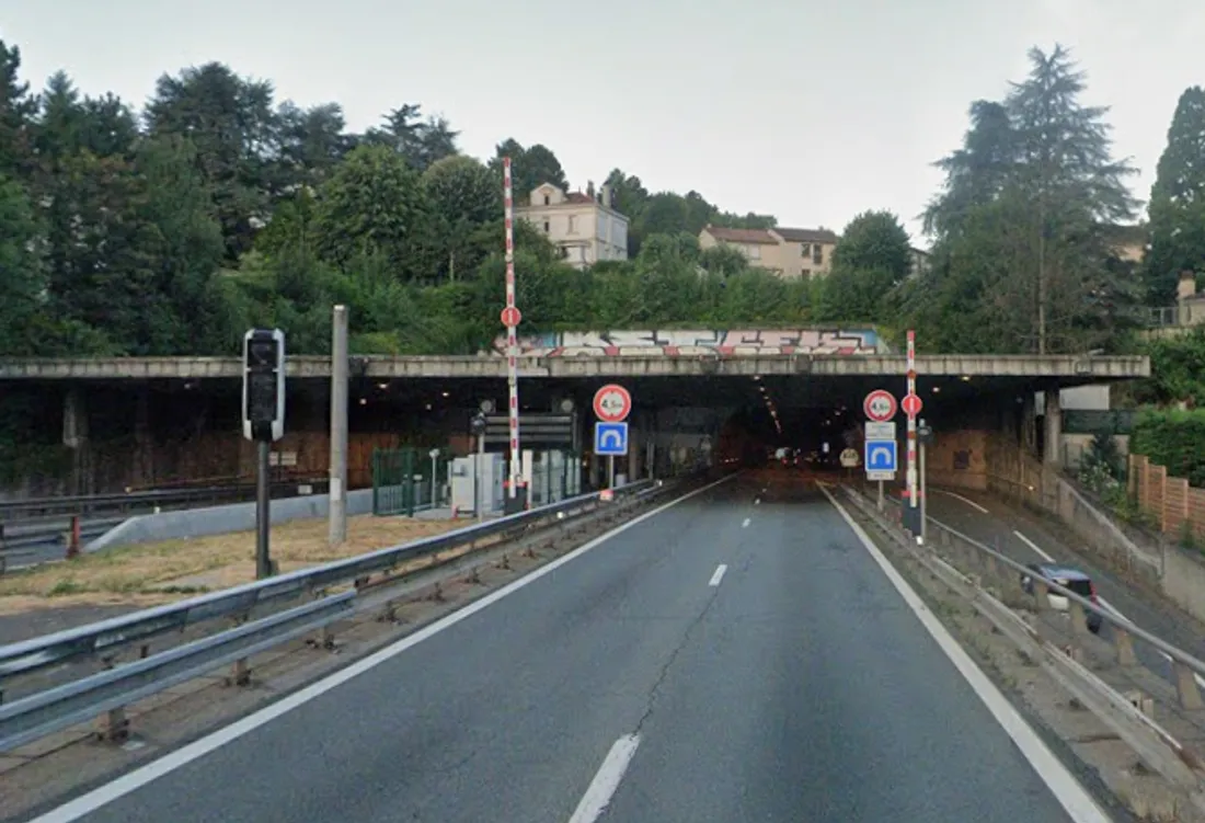 Le tunnel du rond point.