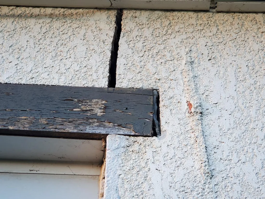 Les fissures sont énormes dans cette maison de Killem