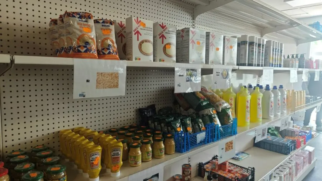 Les produits sont vendus à prix réduits. 