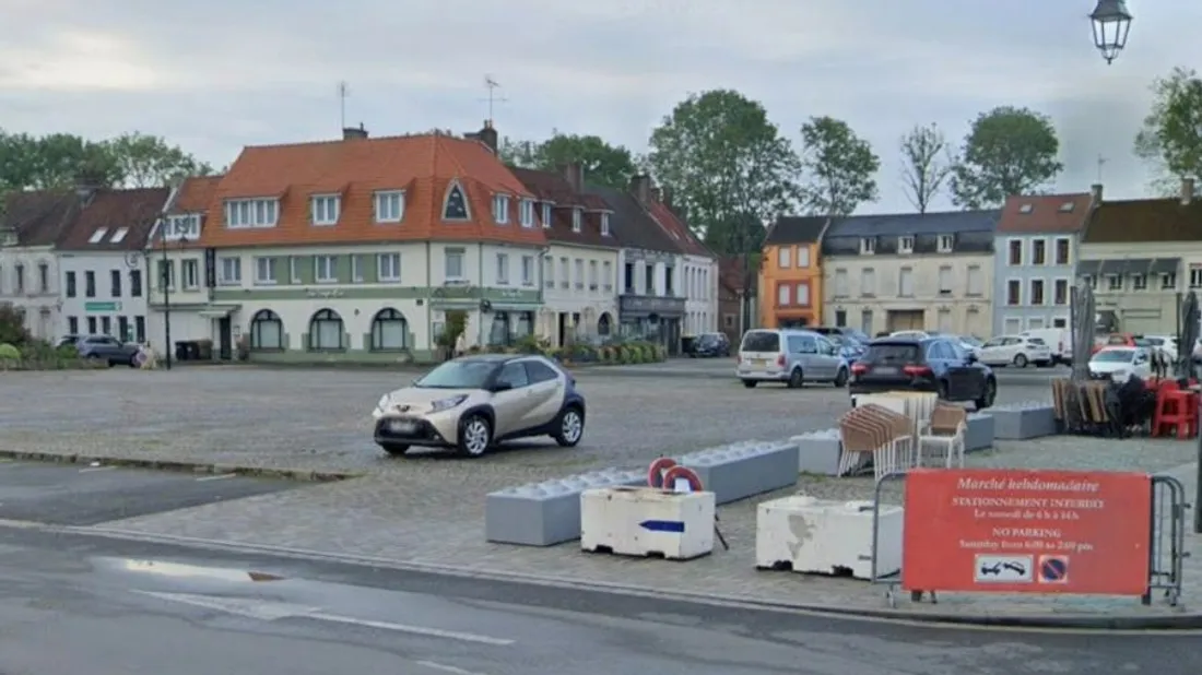 Les faits se sont produits sur la Place du Général de Gaulle. 