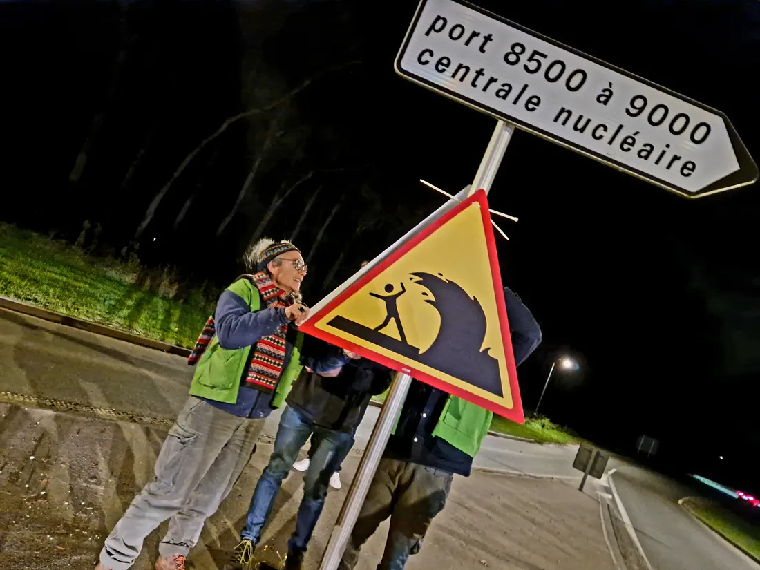 Action des militants Greenpeace autour de la Centrale de Gravelines