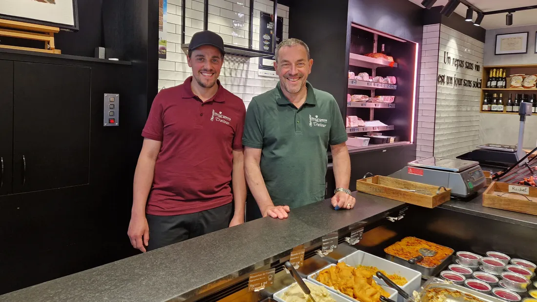 Le président de la gainée, Daniel Corroyer,  et Alexandre, son fils, à qui il a cédé l'affaire. 