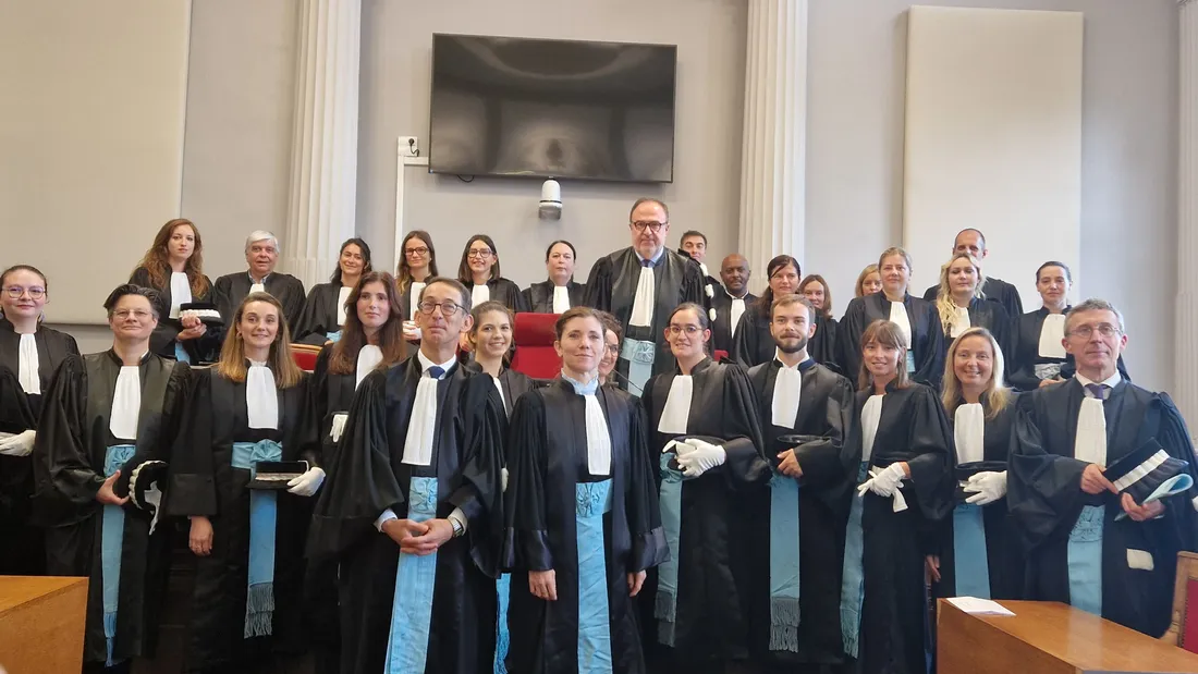 Cécile Gressier (premier plan à droite) a pris ses fonctions de nouvelle procureure de la République