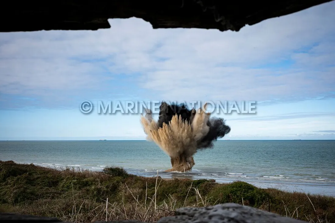 Explosion de bloc sur la plage de Wissant