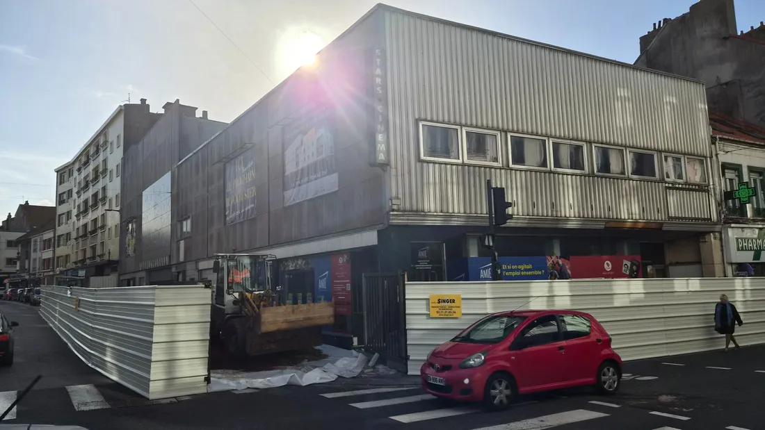 Le cinéma comptait sept salles obscures. 