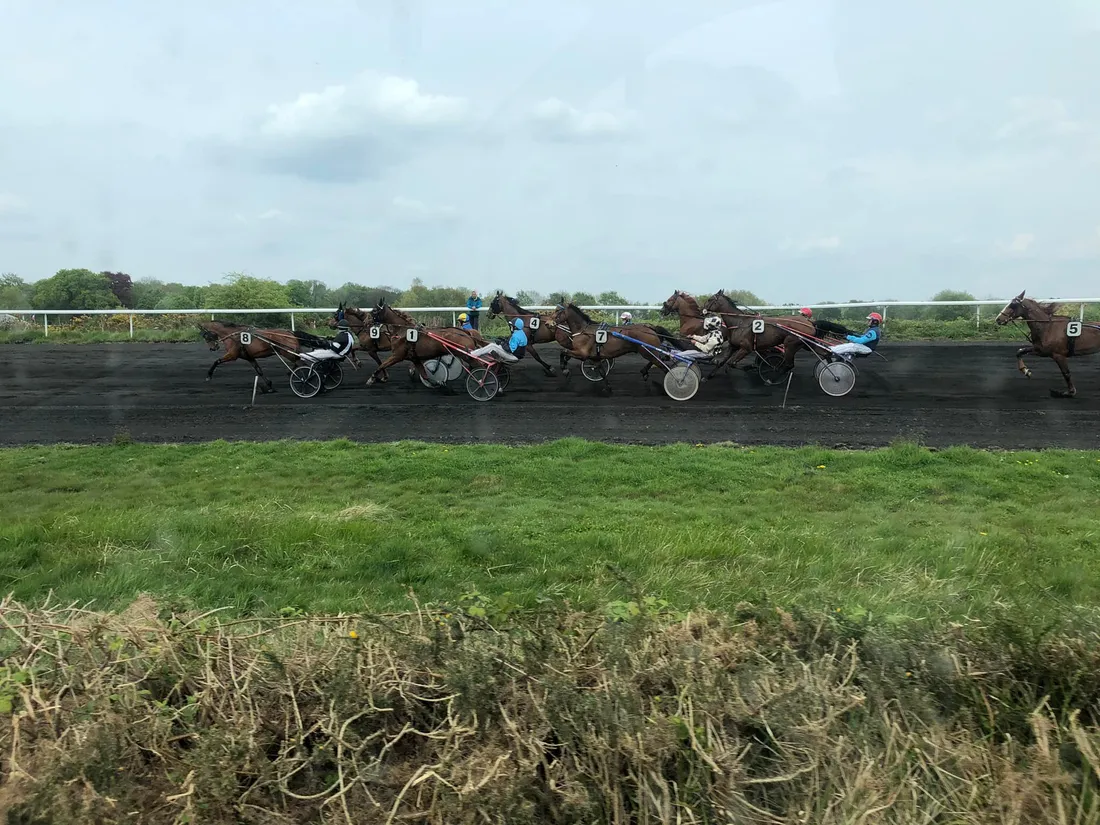 Environ 50 000 euros étaient pariés lors de chaque réunion.