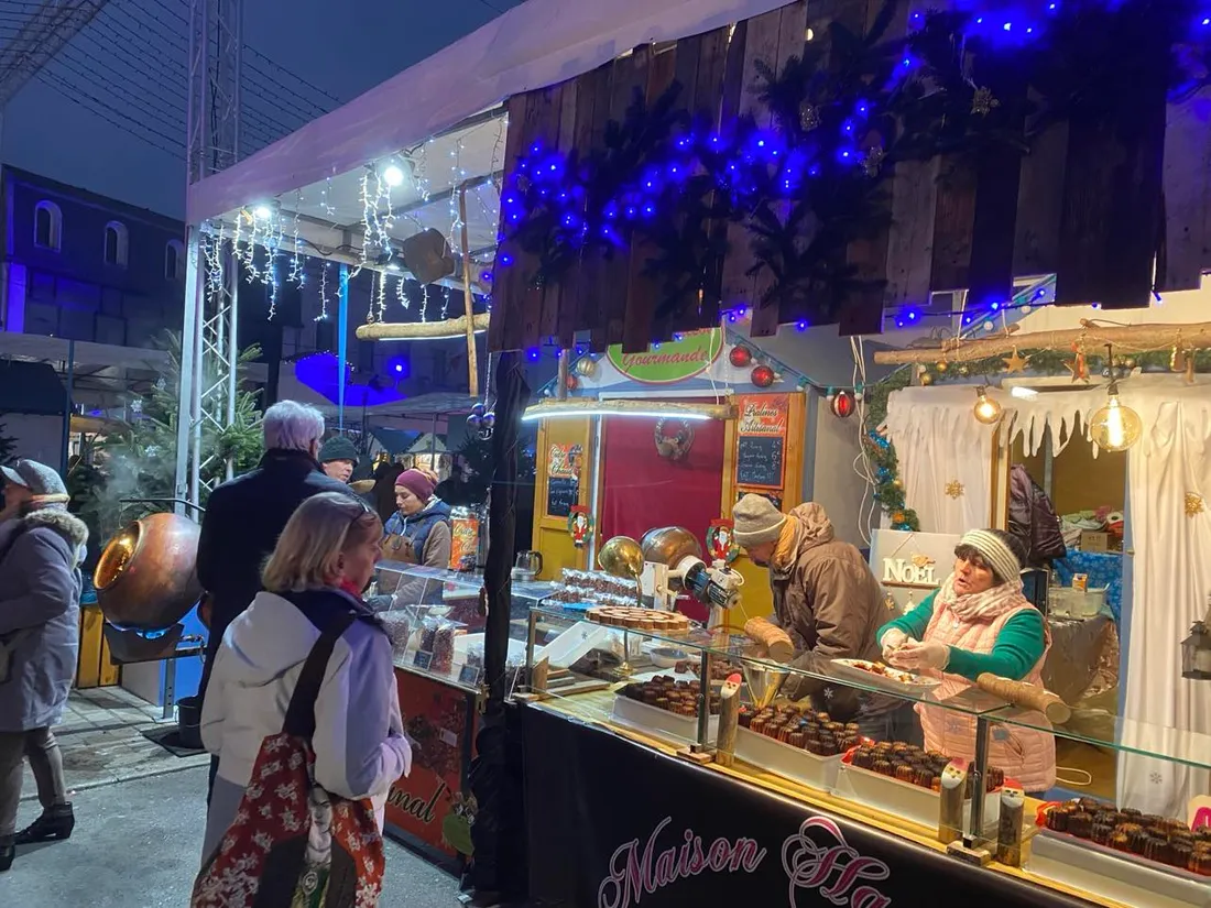 Une centaine de chalets sont installés. 