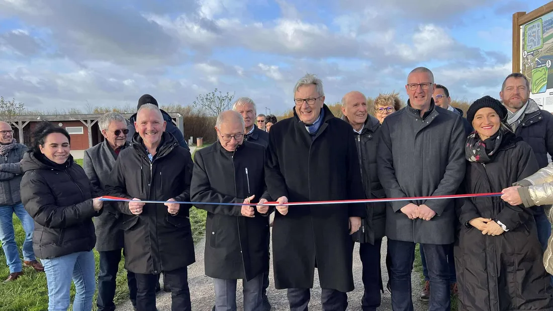 Les élus ont inauguré l'aire de jeux située au Paarc des Rives de l'AA