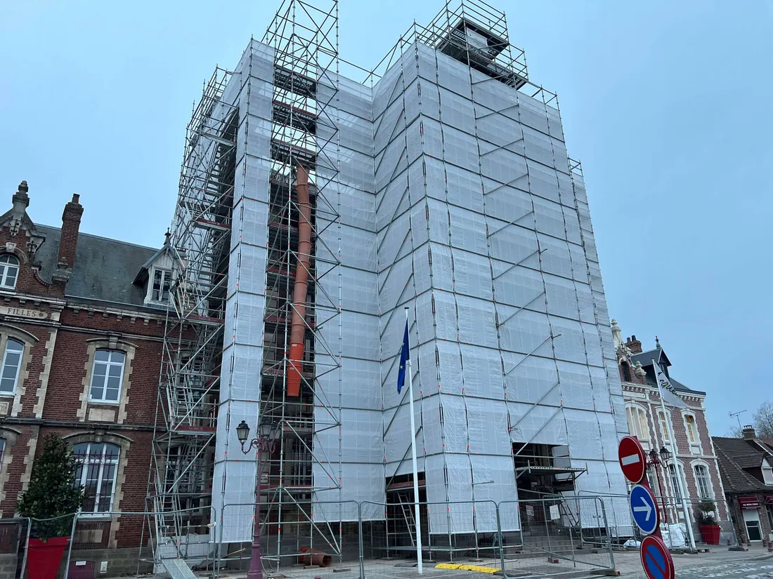 La mairie est en travaux de plusieurs mois.