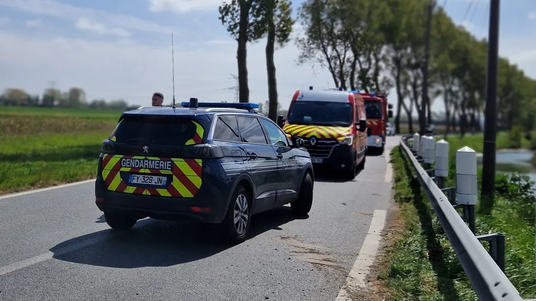 Un accident de moto sortie d'autoroute A16 près de Saint-Folquin.