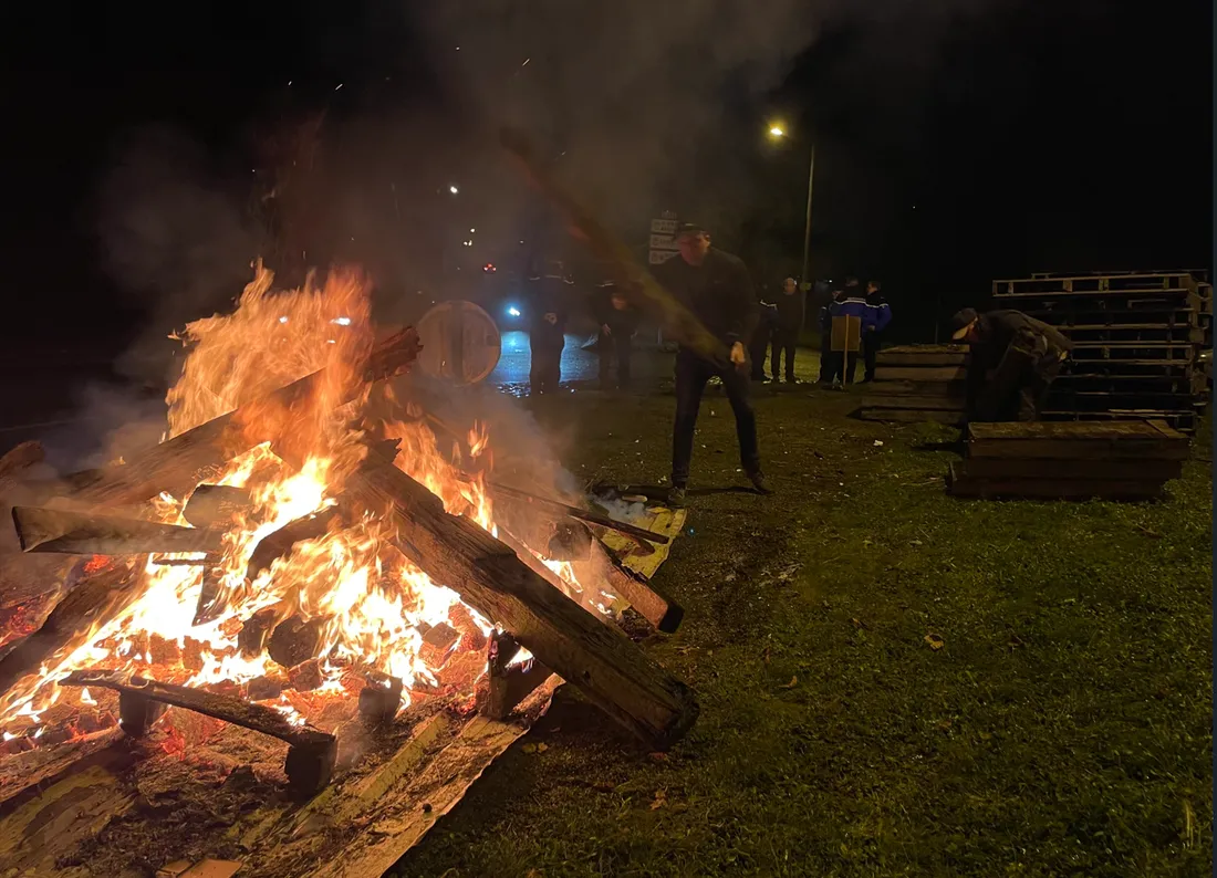 agriculteurs feu rond point
