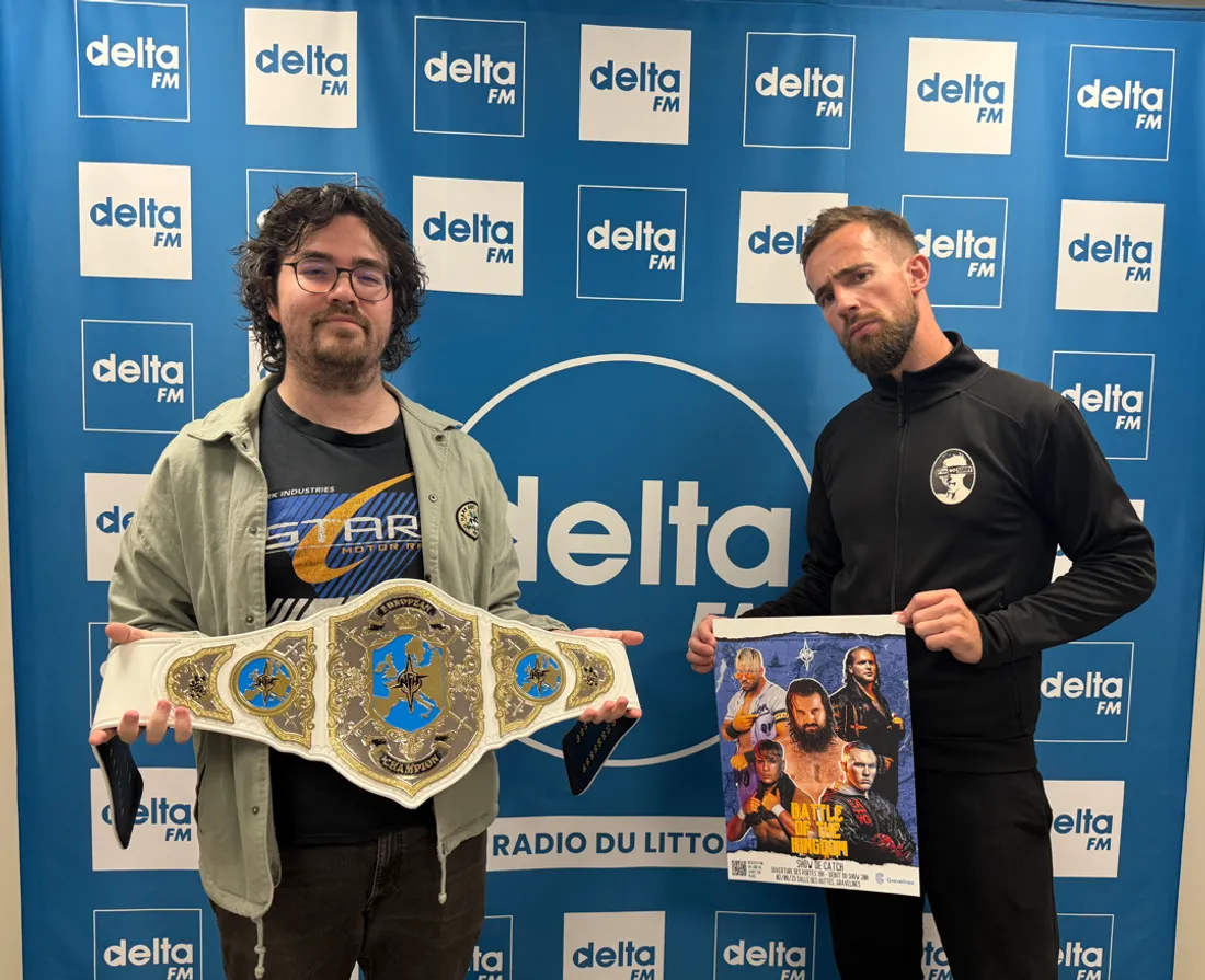 Alexis Declerck et Cormac Hamill de l'association de catch North France Wrestling 