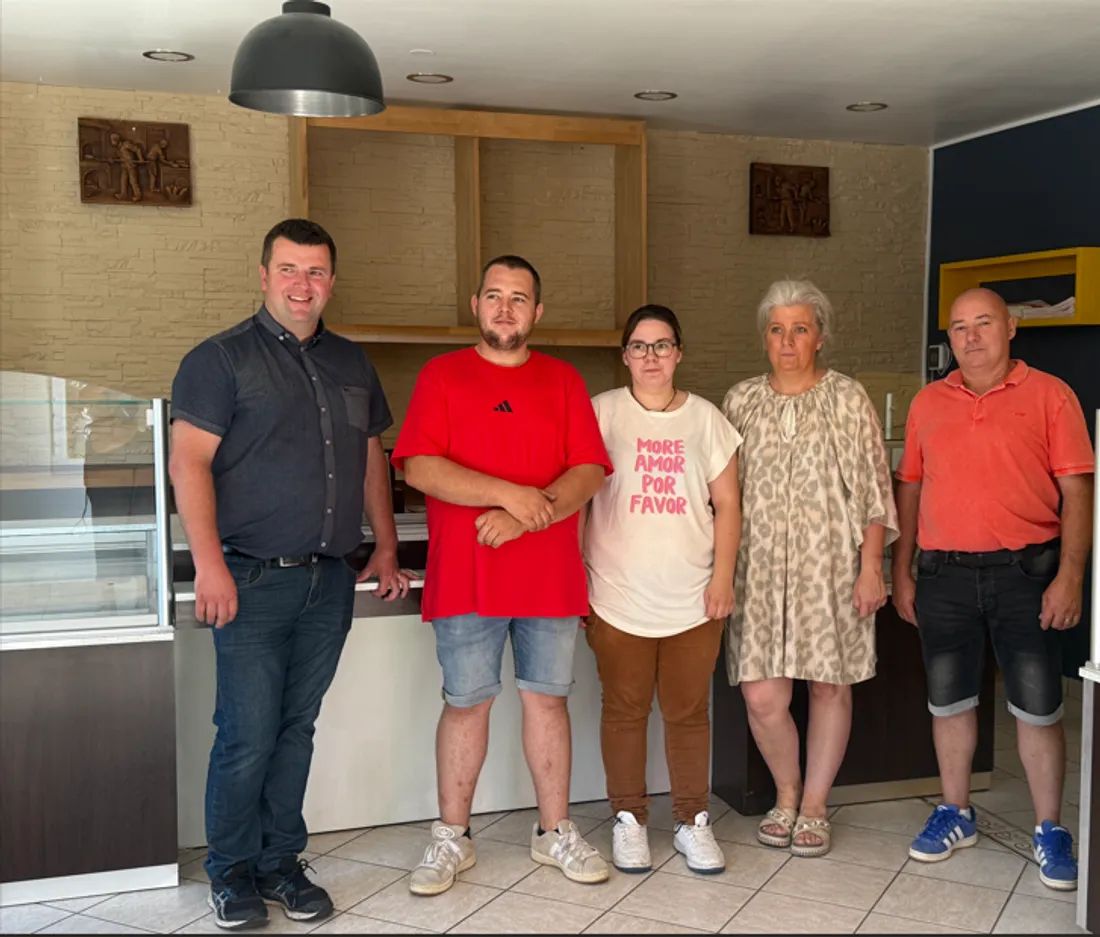 Julien Delannoy le Maire, Kevin Delabit le boulanger Aux Gourmandises de Marie et sa famille 