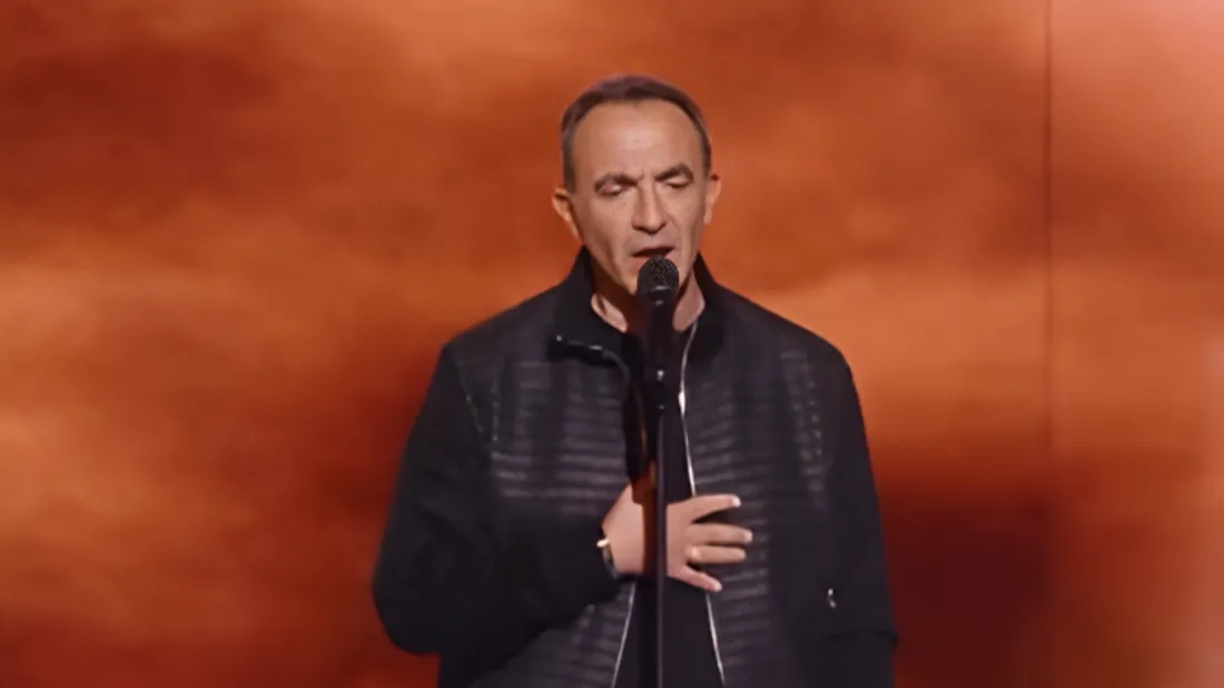 Nikos passe les auditions à l'aveugle dans "The Voice"