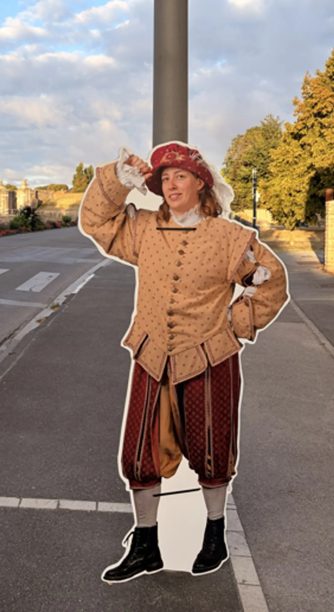 Les silhouettes d'époque s'affichent dans les rues de Gravelines.