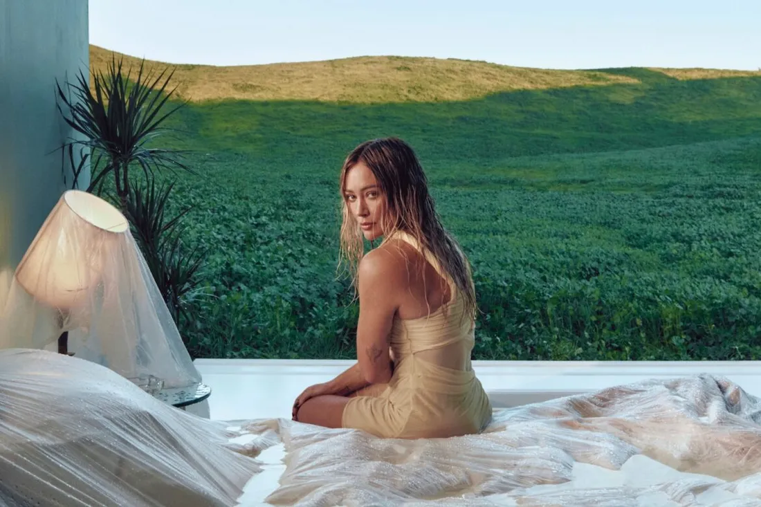 Hilary Duff  - Roommates