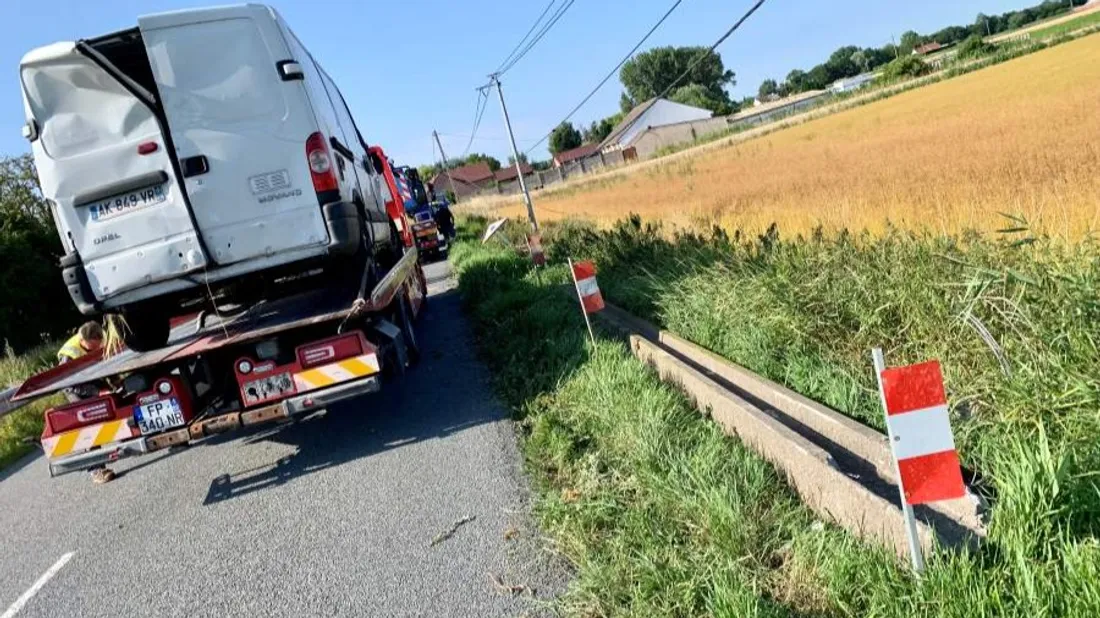 L'accident a eu lieu sur la route en direction de Sainte-Marie-Kerque. 