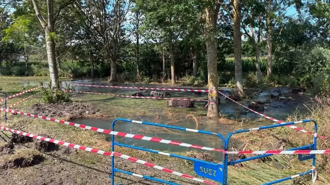 Une canalisation a cédé à Éperlecques, provoquant une baisse de pression d'eau.