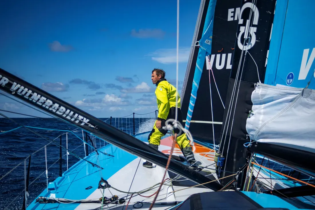 Thomas Ruyant à bord de son Imoca Vulnerable