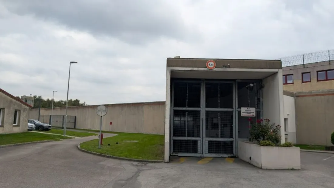 Le syndicat continue de dénoncer une surpopulation. 