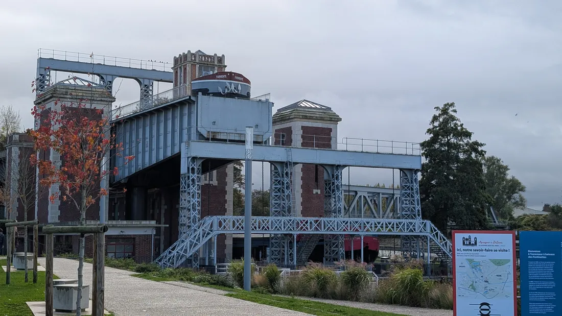 La Saison Merveilleuse va s'ouvrir à l'Ascenseur à bateaux des Fontinettes à Arques. 