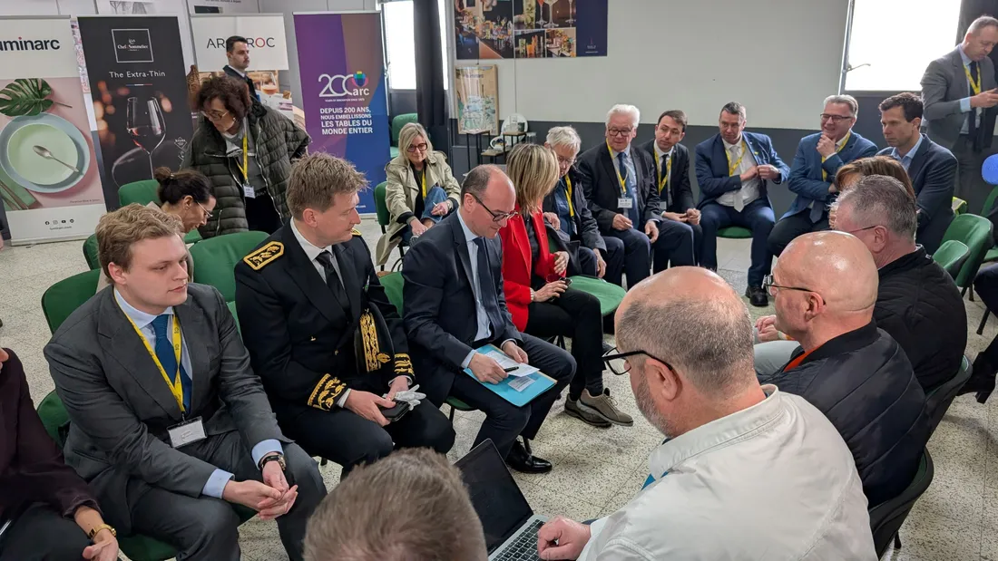 Sébastien Martin a rencontré les syndicats à l'issue de sa visite des lignes de production. 