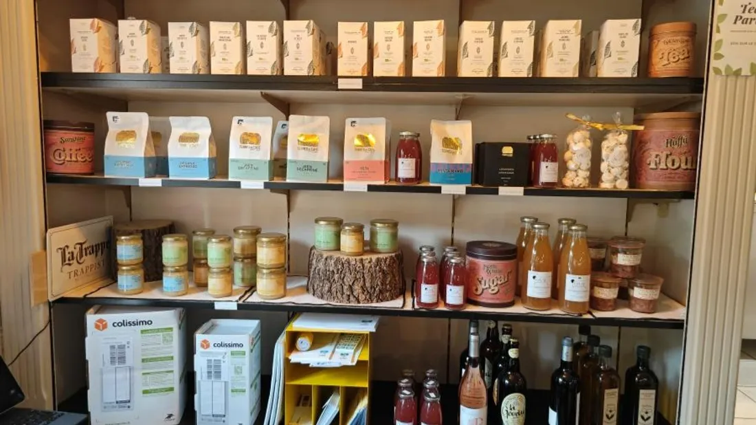 Un espace épicerie a été créé. 