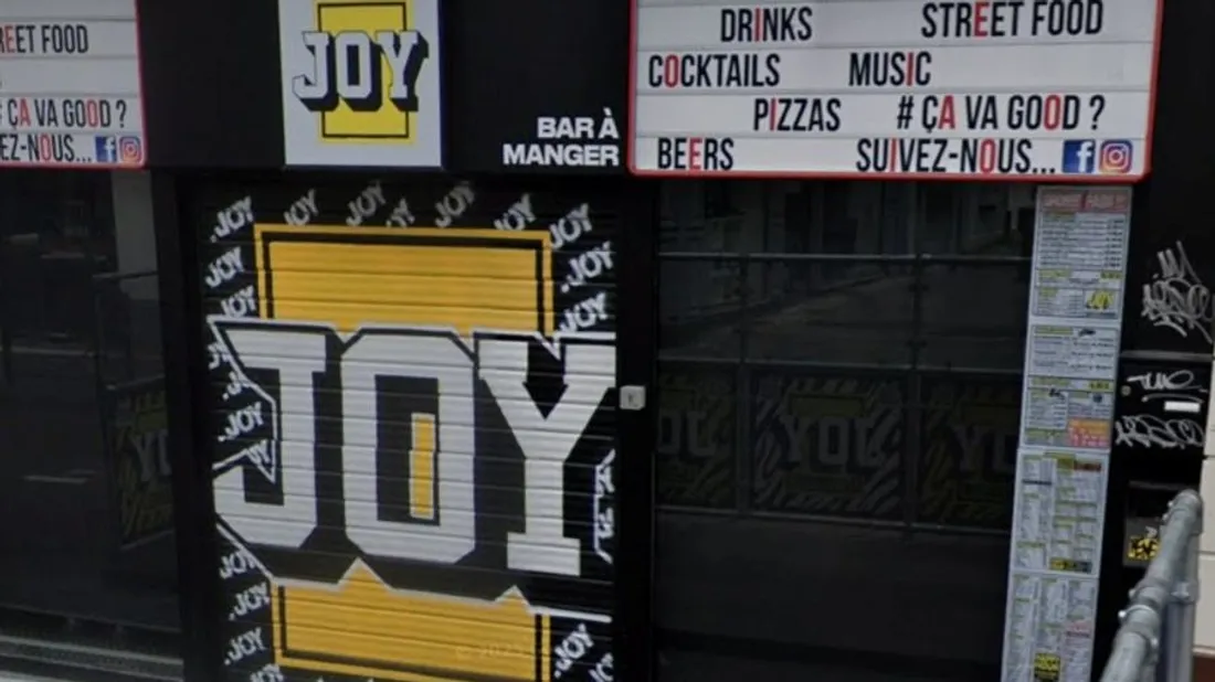 Le bar n'a pas respecté la réglementation. 