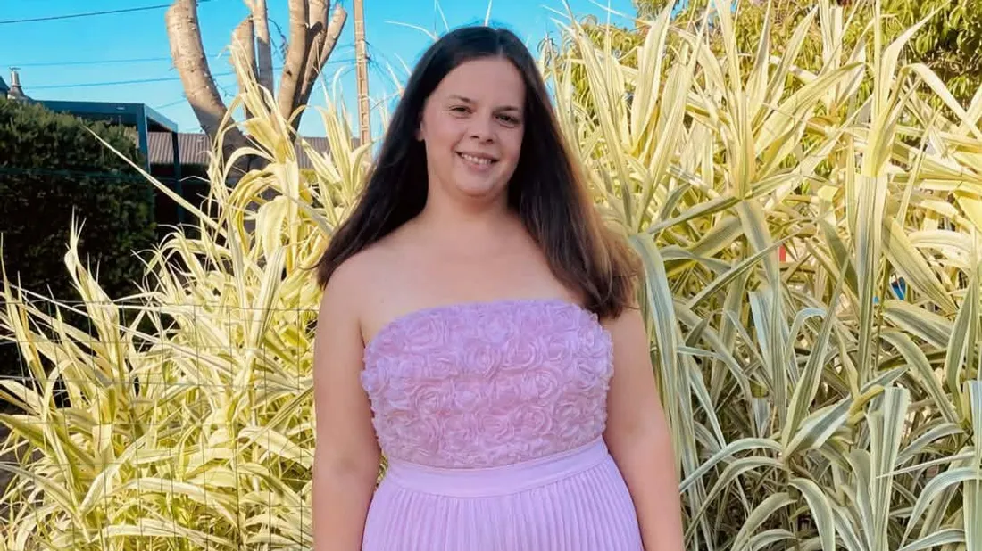 Zoé Pieters appelle le public à la soutenir en votant pour elle. 