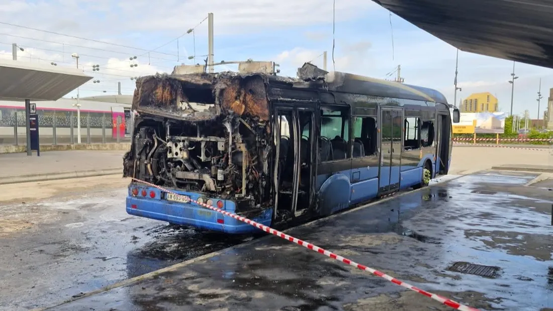 bus en feu