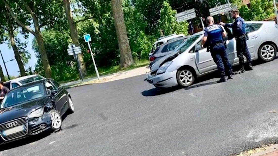 L'accident a fait des dégâts matériels. 