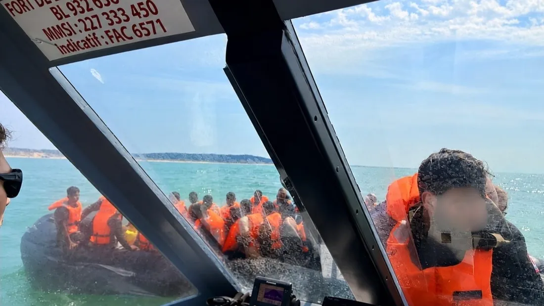 Assistance à une embarcation de migrants