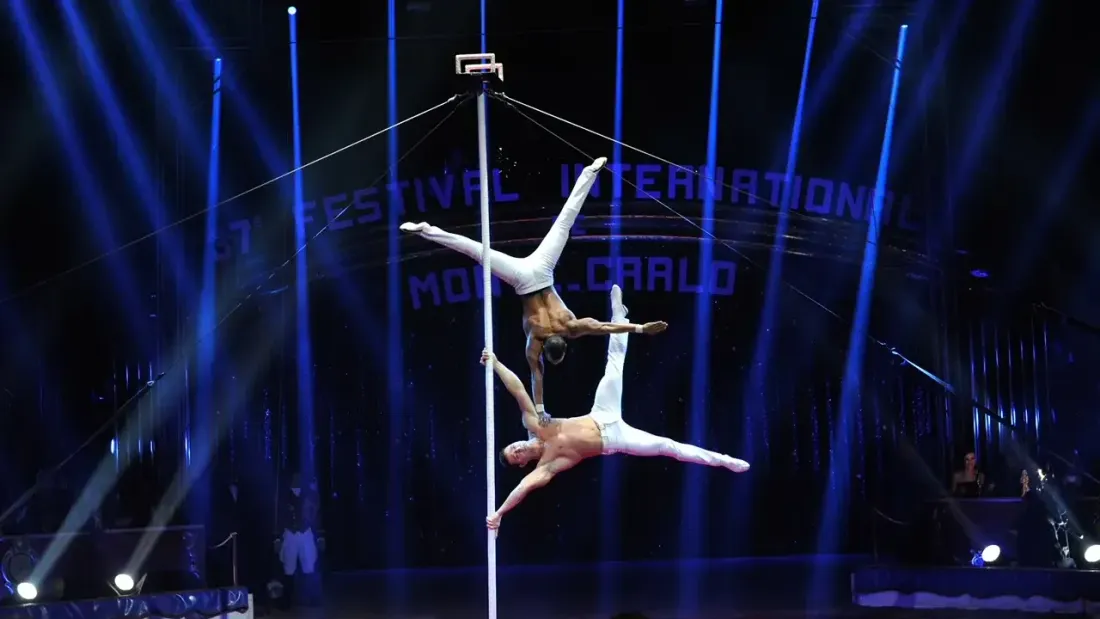 Show d'acrobates lors de la 4ème édition du Festival International du Cirque