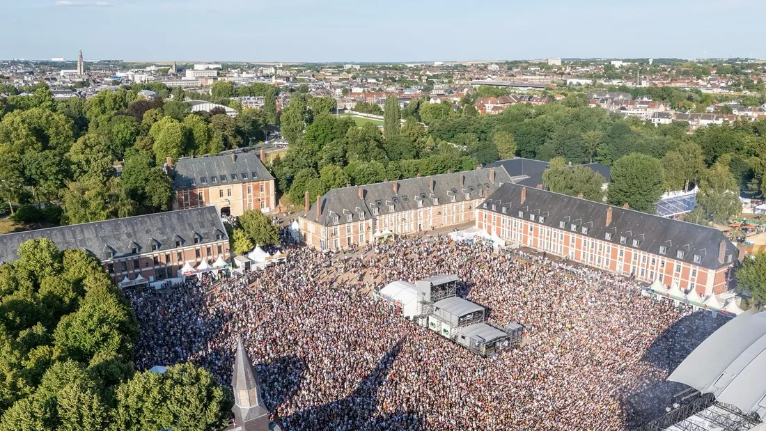 Main Square Festival, illustration