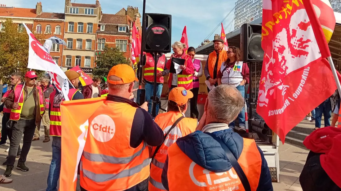 L'intersyndicale au départ de la manifestation place de la gare.