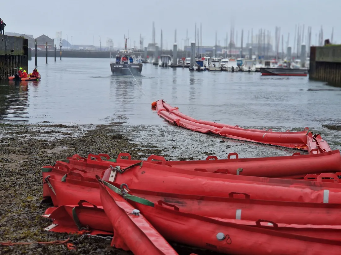 Un barrage filtrant a été mis en place dans le cadre d'un exercice Polmar