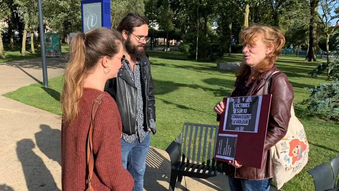 Christine, du comité Nous Toutes de Boulogne sur mer, se propose d’informer les victimes.
