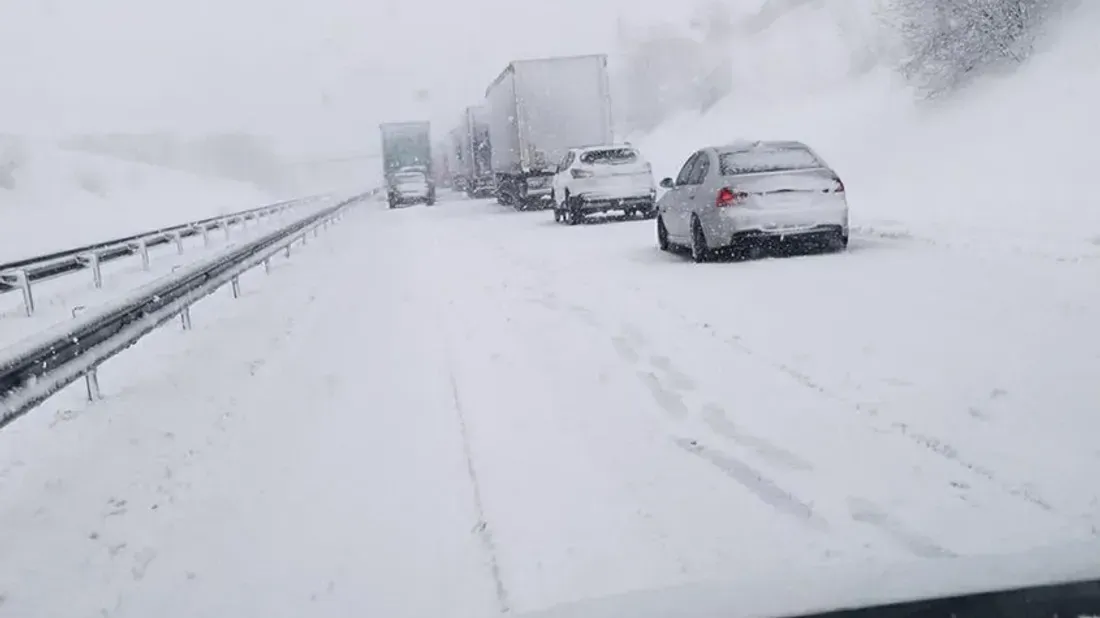 La route est glissante ce matin et notamment sur l'A25.
