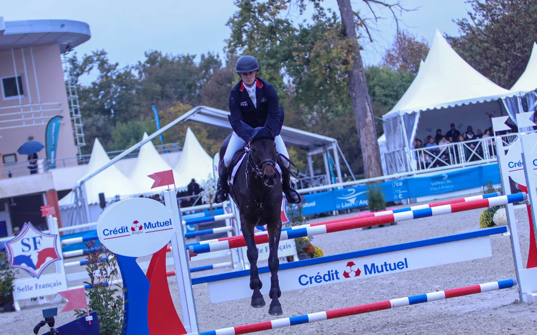 Tom McEwen titré chez les 7 ans avec Brookfield Danny de Muze.