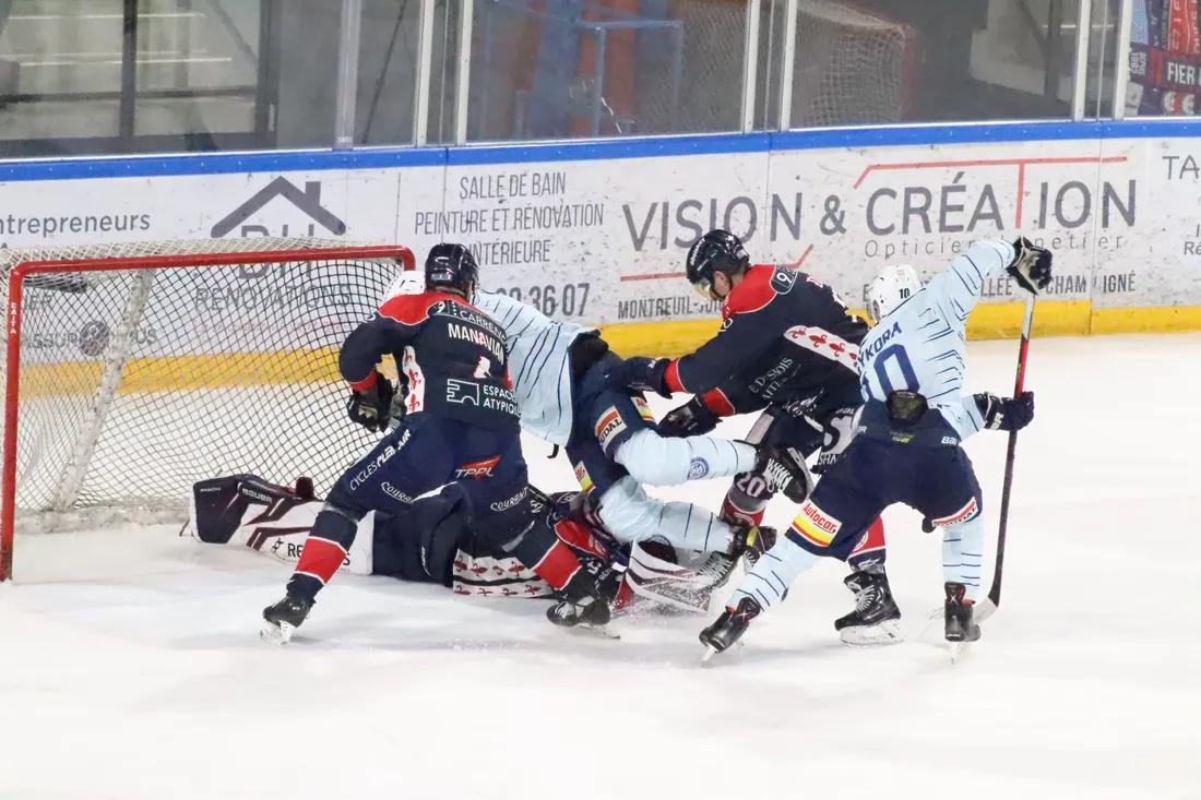 Manavian faisant le ménage dans l'enclave face à Nitra (3-2 t.a.b.)