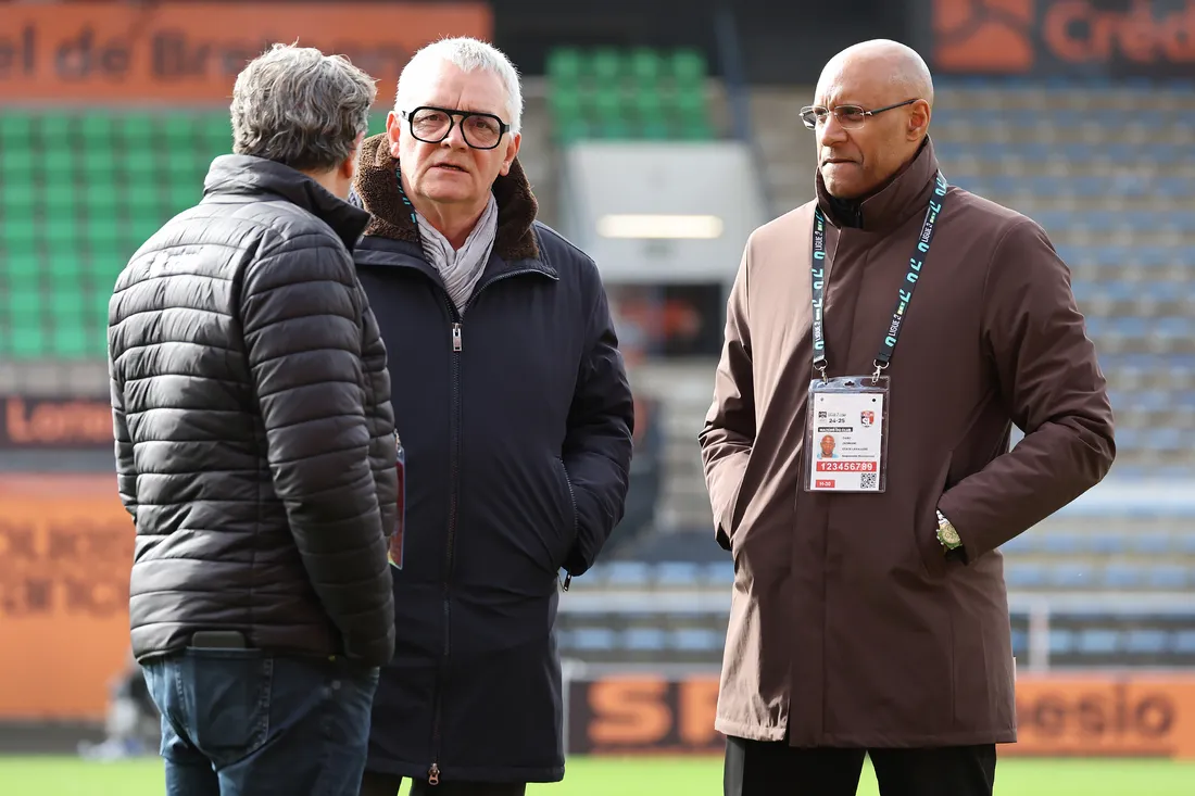Laurent Lairy, le président du Stade lavallois, et Ousmane Dabo, responsable du recrutement.