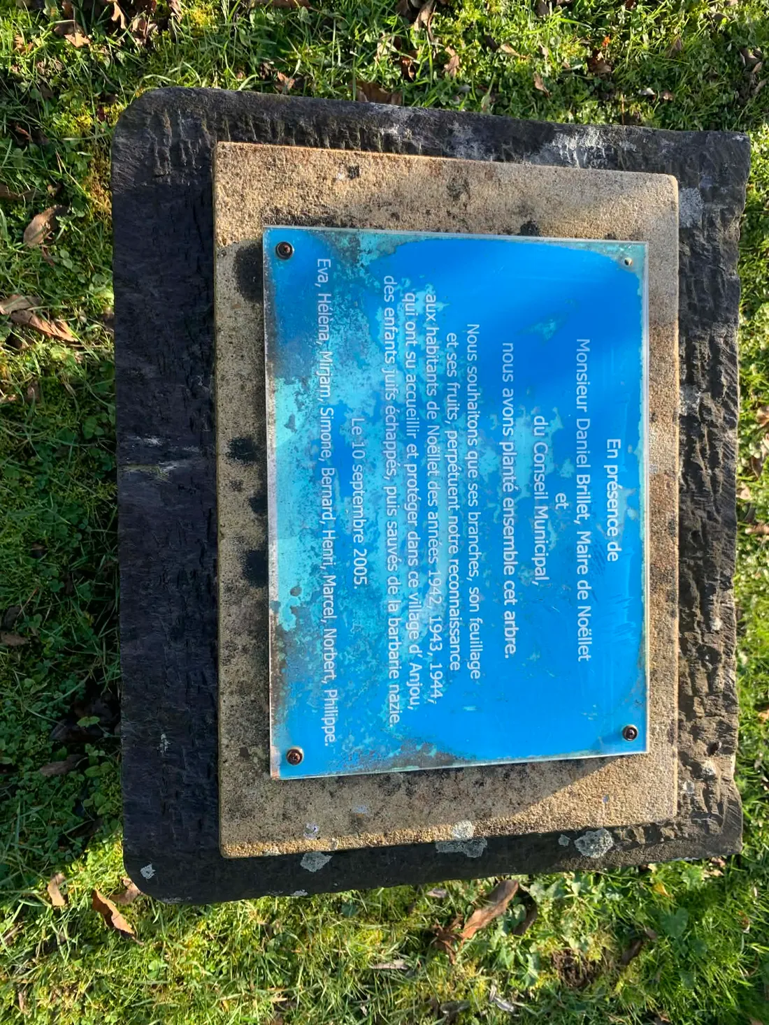 Hommage Juste parmi la Nation Noëllet_03 12 25_AVC