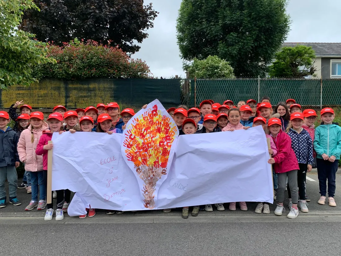 Lion d'Angers Flamme olympique Enfants_28 05 24_AVC